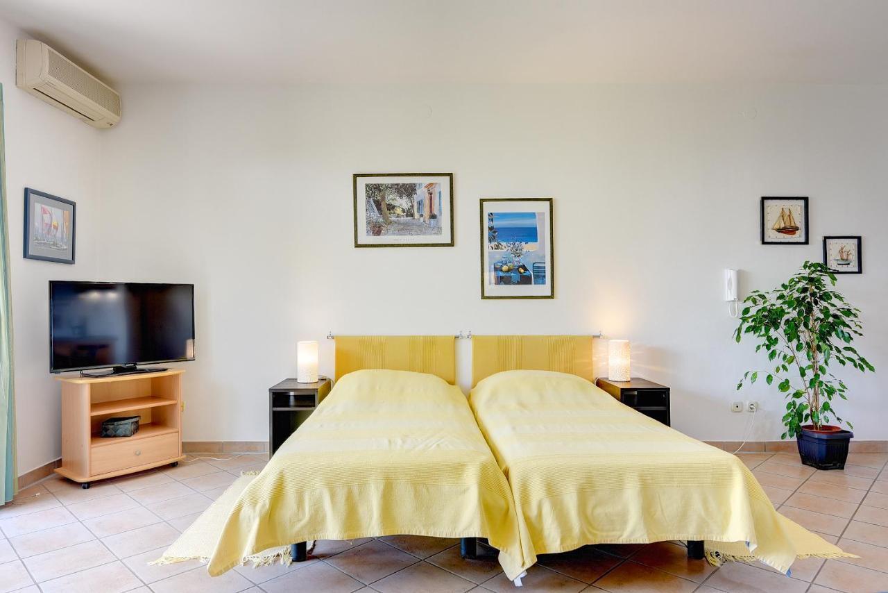 Apartments Villa Ana Medulin Ngoại thất bức ảnh